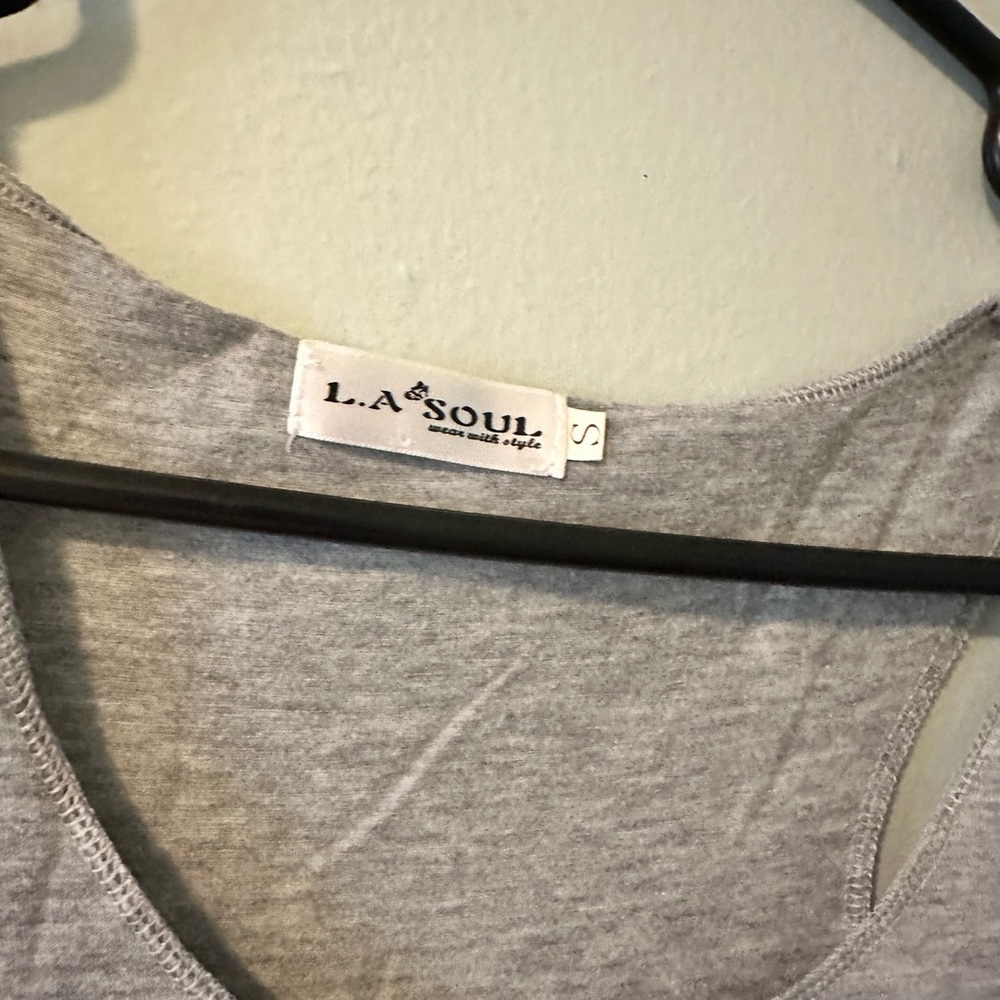 Flowy Grey Sloth Razorback tank - Picture 3 of 4